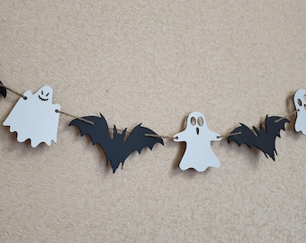 Halloween wood ghosts and bats garland for Fireplace Mantel, Halloween Spooky Wall Decor Banner, Halloween Mantel Decor,  Halloween Garland