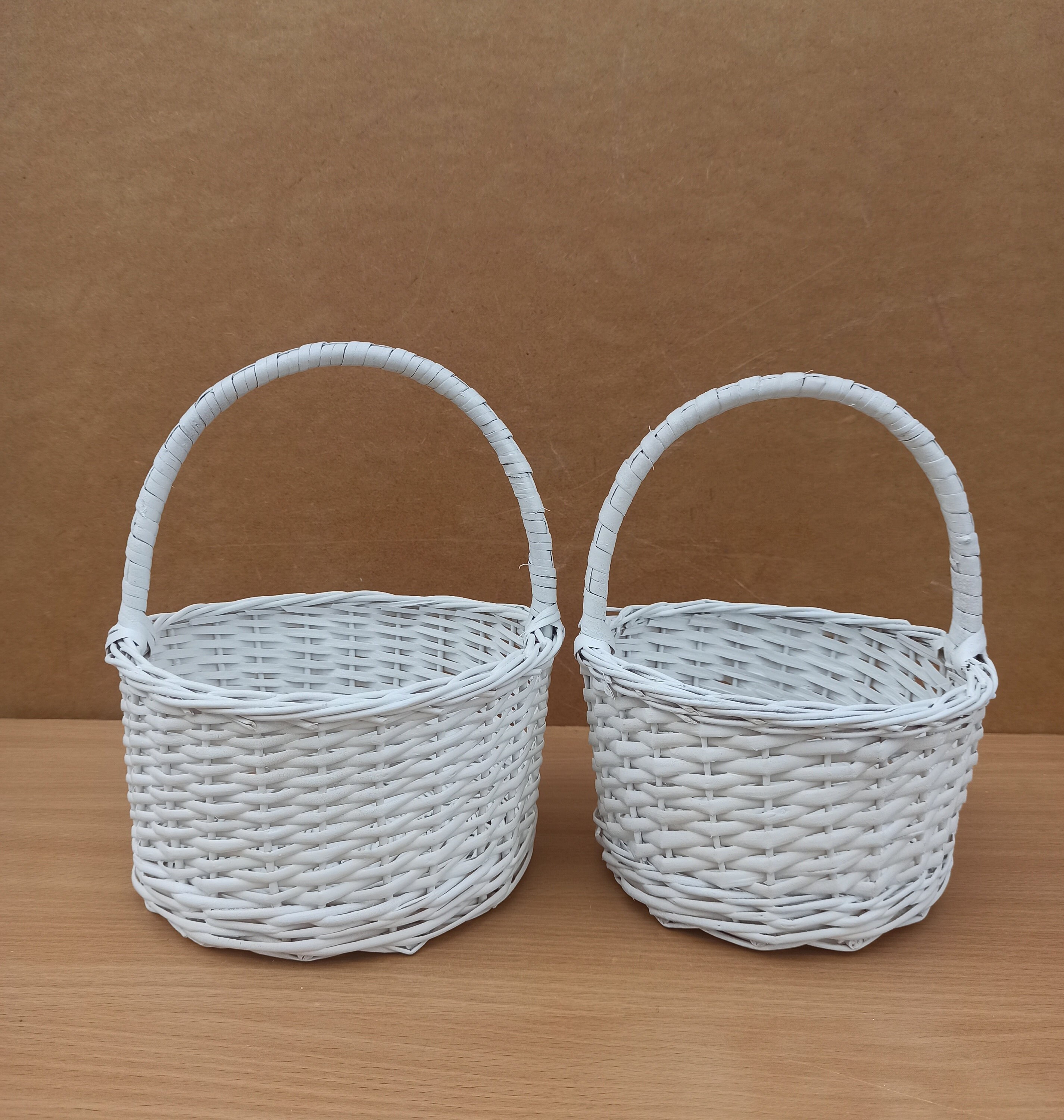 2 Pieces White Handle Wedding Flower Girl Baskets Style A 