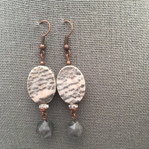 Zebra jasper with gray quartz