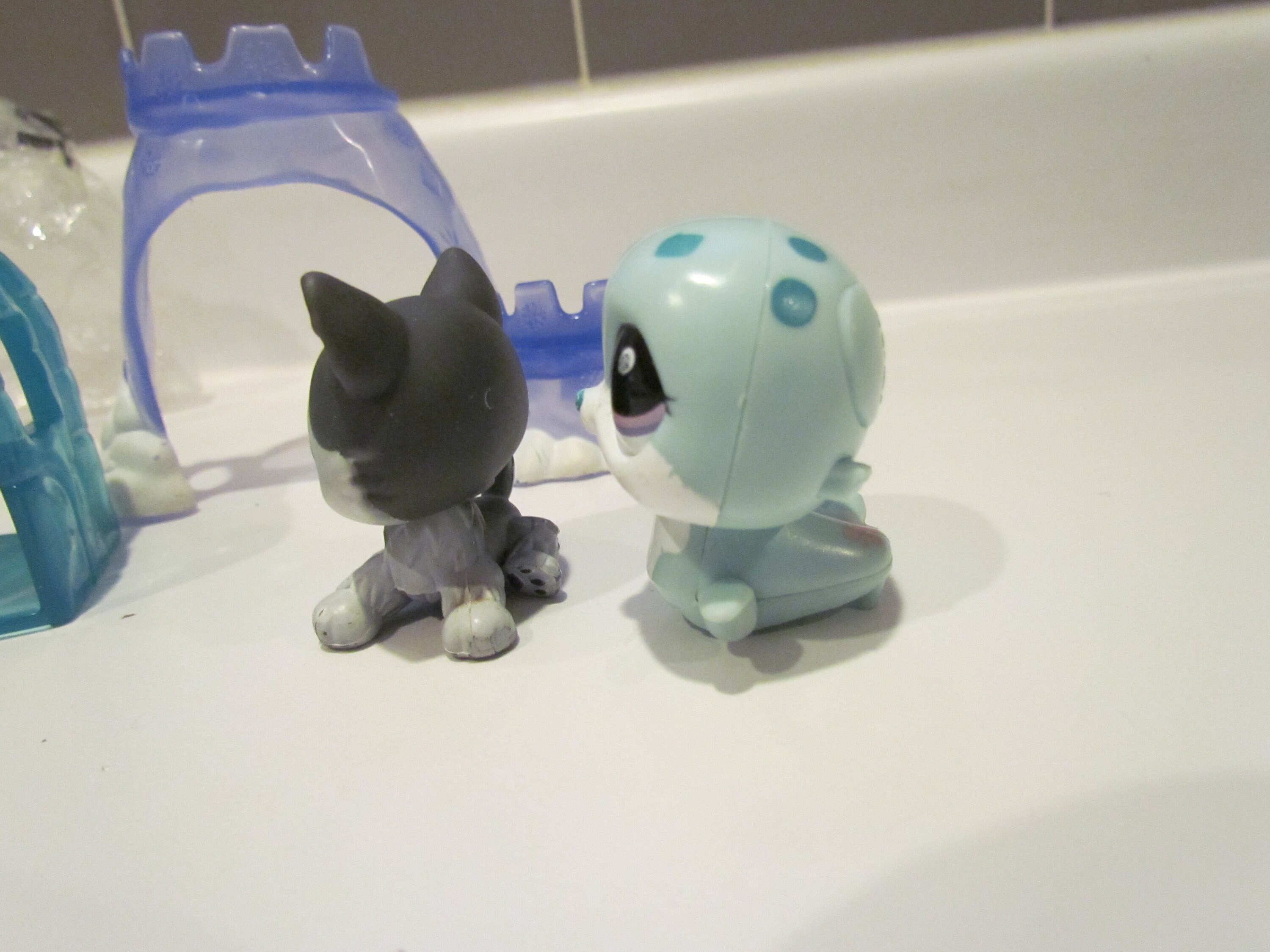 Littlest pet shop husky igloo best sale set
