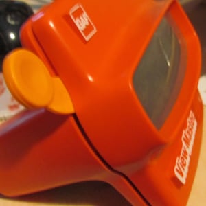 Reels toy 3D View-Master Fisher-Price player viewer Red orange Old fashioned toy