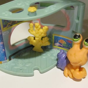 Littlest Pet Shop Pet Nook Hermit Crab in Aquarium LPS