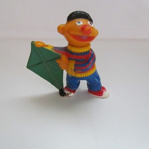 Vintage 2” Sesame Street Ernie PVC Figure 1980&#39;s Tara Toy Kite Flying CTW Muppets