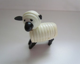 Vintage Fisher Price 1968 Play Farm Barn Woolie The Sheep (WITH RIVET)915 70's ear off