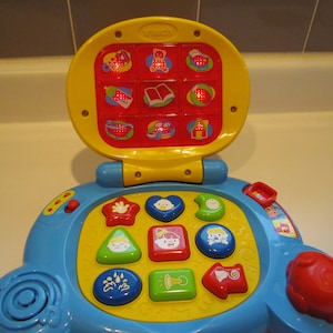 Juguete Interactivo Vtech Baby Musical Rhymes Book - Libro Interactivo  Musical para Bebe Rojo