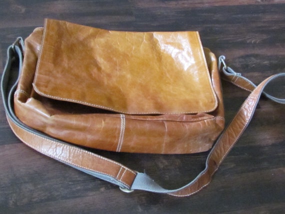 Vintage Fossil Leather Messenger Bag Cross Body P… - image 1