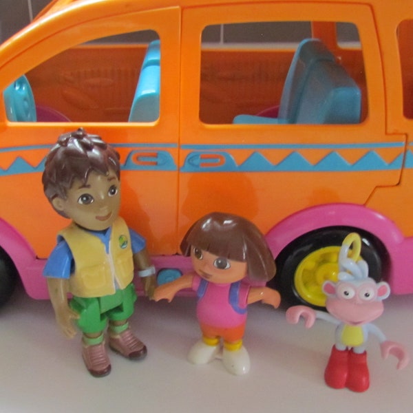 Mattel Vintage DORA THE EXPLORER Dollhouse Van Mattel 2003 Music Sounds with figures