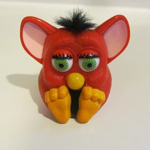 1998 Furby McDonalds - Red/Black Hair Squeaks 90&#39;s Happy Meal Toy Tiger Electronics