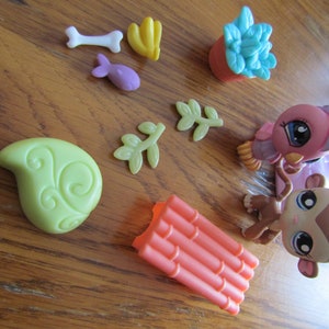 Littlest Pet Shop Littlest Pet Shop JUNGLE HANGOUT Hasbro Monkey Cockatoo set LPS Retired rare