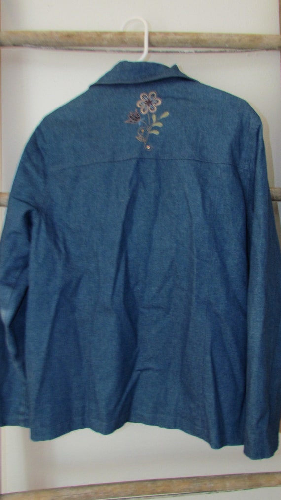 ALFRED DUNNER Blue Denim Floral Embroidered & Bea… - image 7
