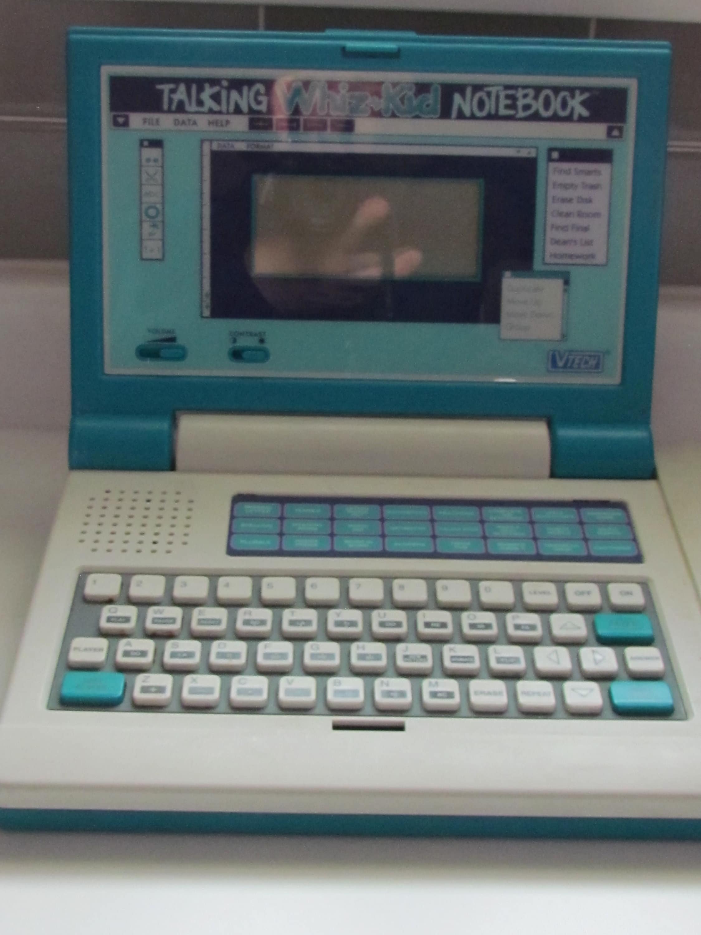 Vtech-style kids toy, like a laptop, from the 90s? You could draw and maybe  play games. : r/tipofmytongue