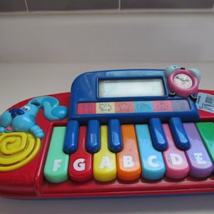 Vintage 2000 Mattel Blues Clues Play N Learn Keyboard Piano music toy Rare