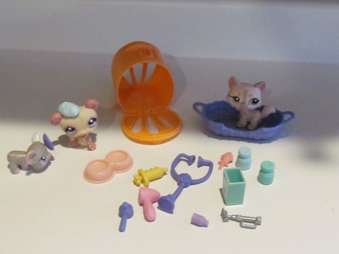 Hasbro Littlest Pet Shop Caring Clinic Set Pets 1326, 1327 and 1328 Cat Mouse Panda Vet Hospital
