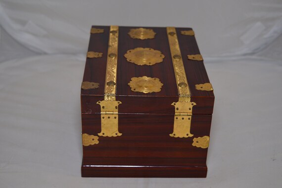 Vintage Oriental Wooden and Brass Jewelry Box   8… - image 6