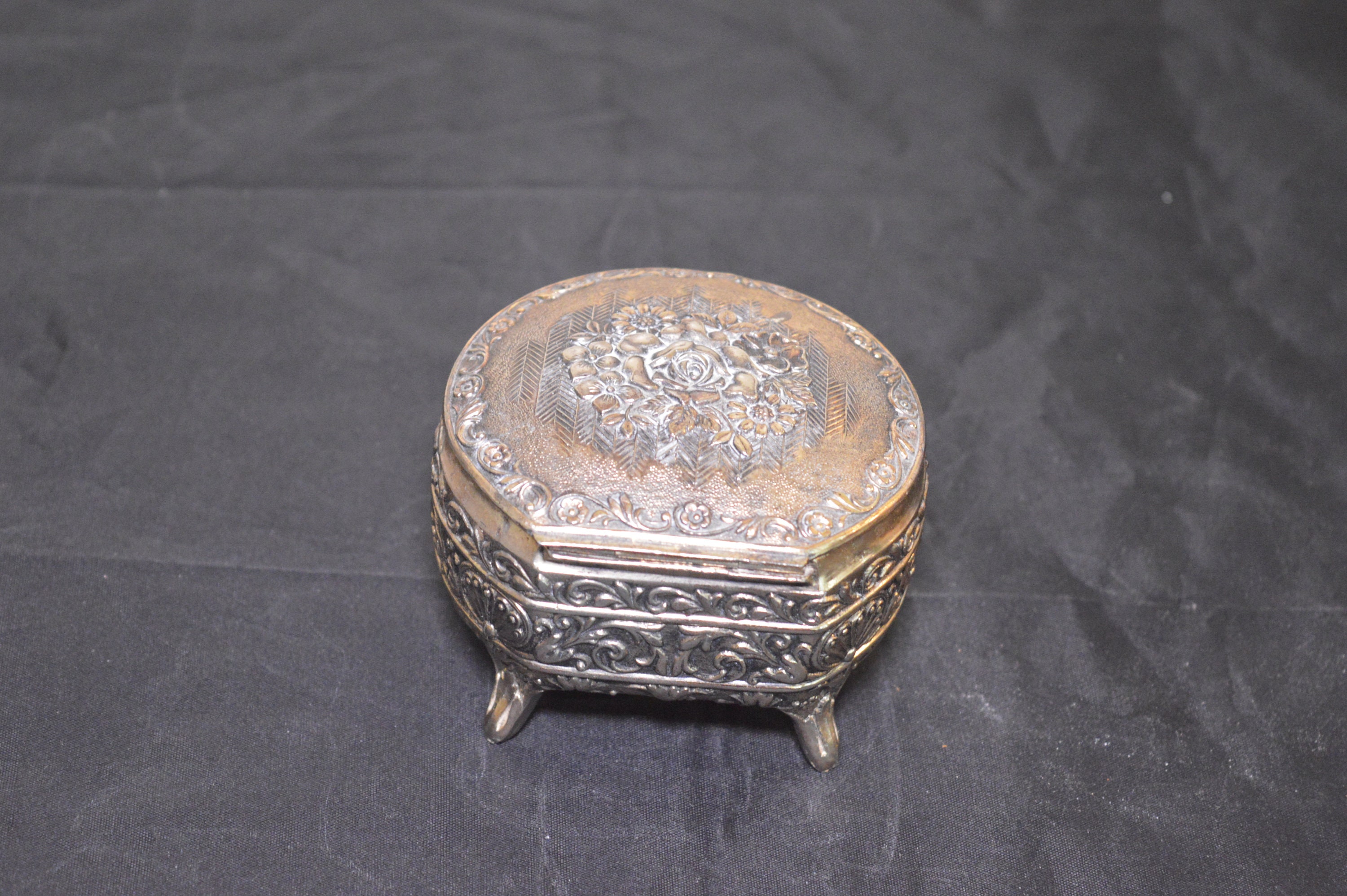 アメリカ通販ファッション Vintage 1/2 3 X 1/2 2 Box Trinket Flowered Colored Silver アンティーク雑貨