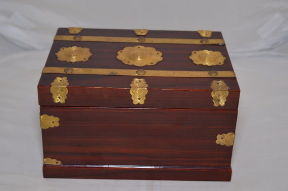 Vintage Oriental Wooden and Brass Jewelry Box   8… - image 7