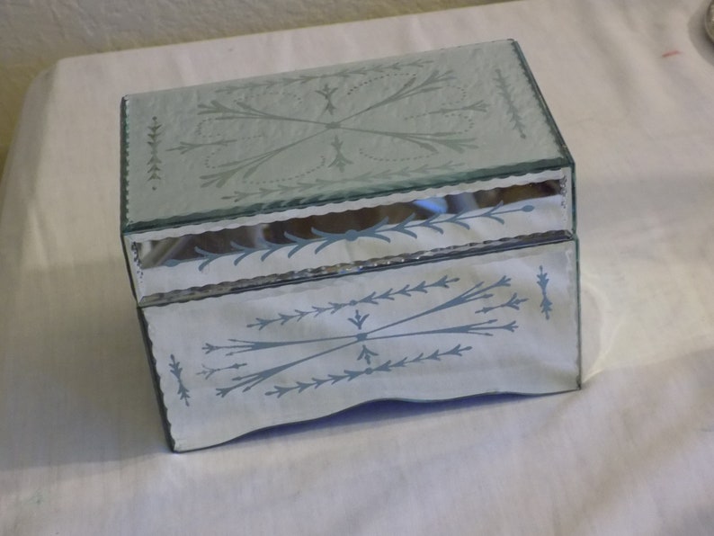 Vintage Mirrored Box Etched 4 tall /& 7 wide