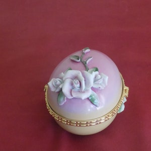 Vintage Formalities Egg Trinket Box   By Baum Bros.