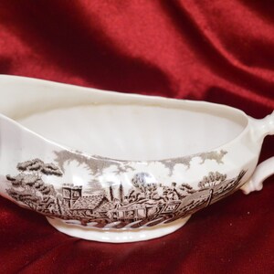 Royal Mail Staffordshire Gravy Boat   1960   Made in England