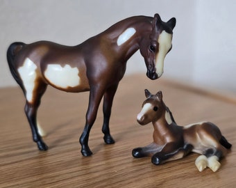 Vintage Stablemates Size Breyer Arabian Mare and Laying Foal; adorable collectible figurines for the horse lover!