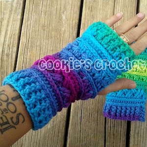 Crochet PATTERN: Ozark Ridges Fingerless Texting Gloves PDF pattern