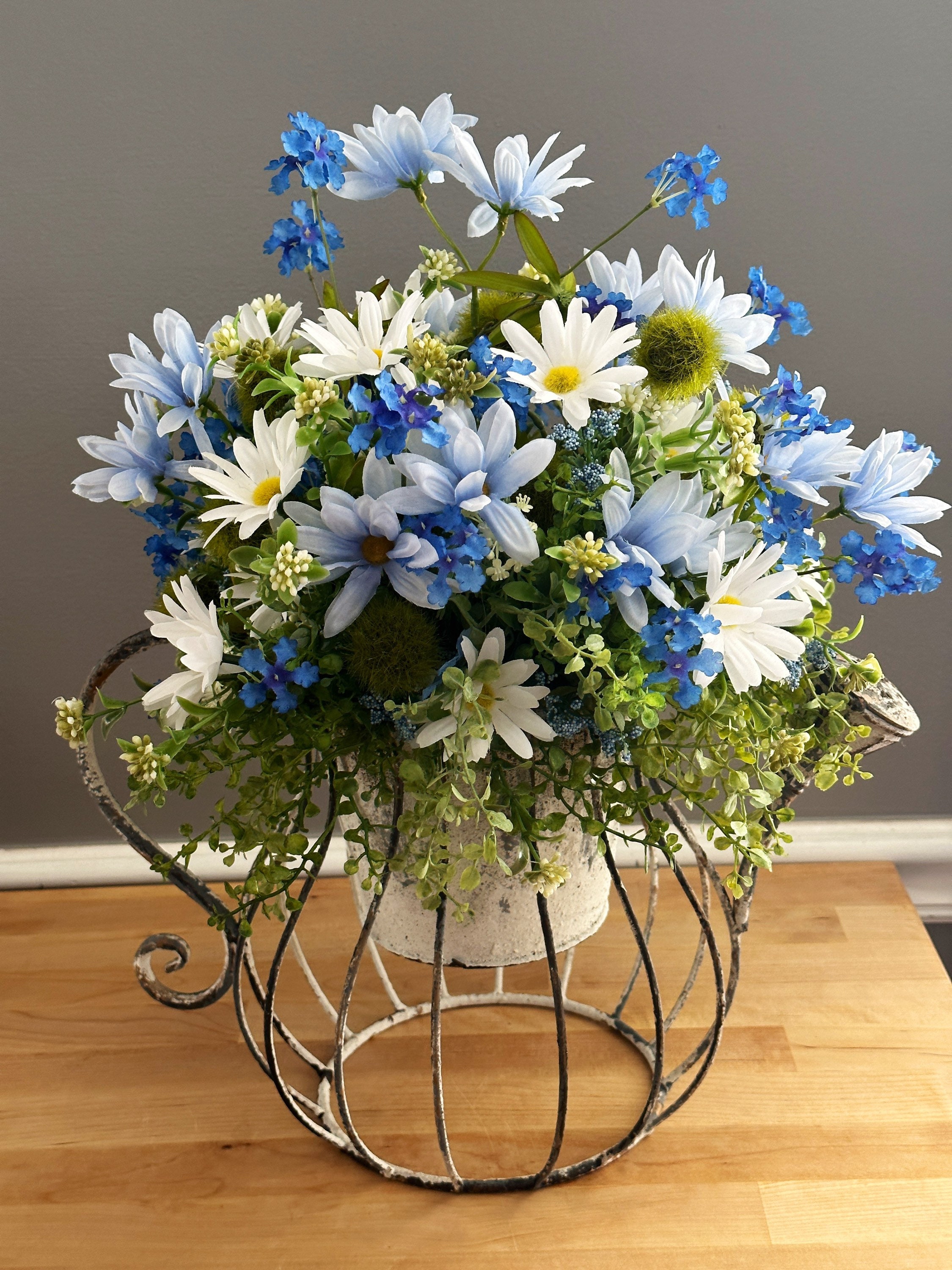 Spring Daisy Centerpiece Daisy Floral Arrangement Farmhouse Etsy