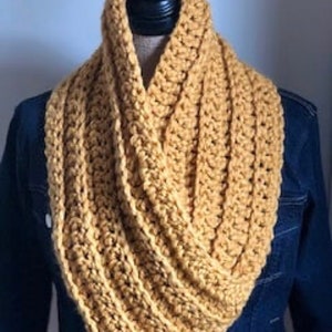 Crochet Cowl (Queen Cowl), Yellow Color