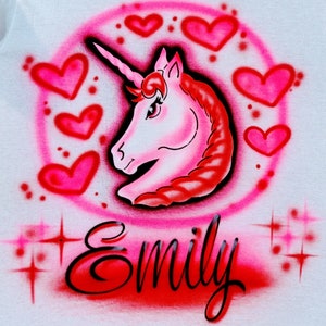 Airbrush T-Shirt Einhorn-Herzen-kundenspezifisches Name Design