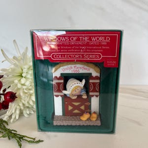 Dutch Girl “Windows of the World” Vrolyk Kerstfeest Collectors Series. Hallmark Keepsake Vintage  Christmas Ornament 1986 Original Box.