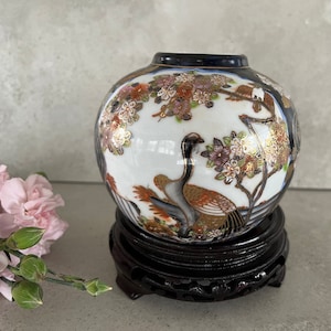 Japanese Style Vintage Vase. Beautiful Flowers Black and White With ...