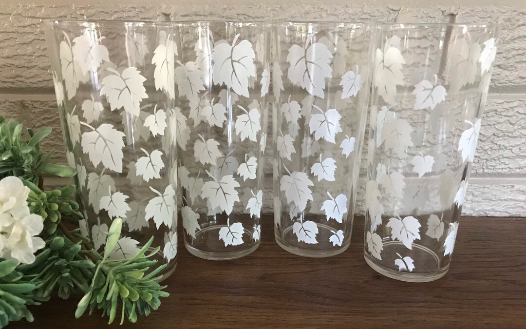 White Maple Leaf Vintage Tom Collins Glasses or Tumblers Set of Four