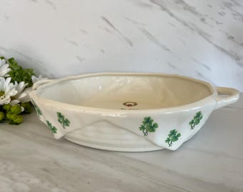 Shamrock Irish Claddagh Basket Shaped Ceramic Casserole Dish. Celtic. Friendship Dish. 1980’s.