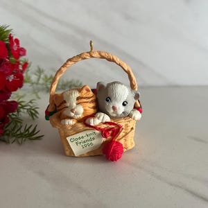 Hallmark Keepsake Christmas Ornament Close -Knit Friends ”Friends Put the Merry in Christmas”  1996  Artist Katrina Brinker.
