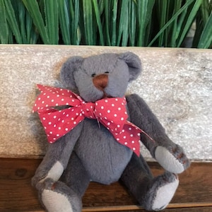 Ganz Vintage Cottage Collectible Gray Teddy Bear Dated 1995 signed by designer &quot;Lorraine&quot;