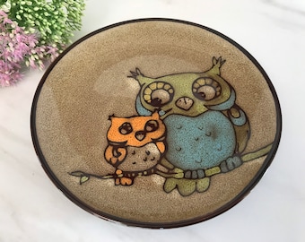 Vintage Pier One Owl Buddy Snack Plate or Trinket Dish. Marked Pier One Owl Buddy on Back. Made in China.