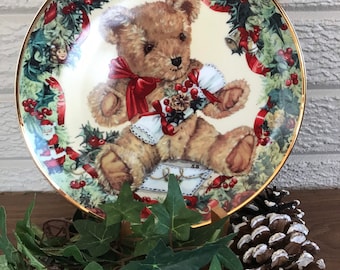 Teddy Bear Vintage Christmas Decorative Plate “Teddy’s First Christmas”Franklin Mint Heirloom Collection Limited Edition Fine Porcelain 1980