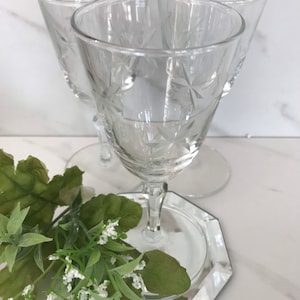 Vintage Mid Century etched Atomic Flower Type Design Port or Liqueur glass. Set of 3 1960’s