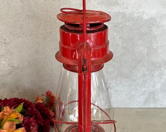 Wingedwheel #500 Red Kerosene Lantern With Screw Button. Original