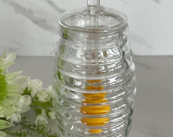 Clear Glass Vintage Honey Pot Hive with Rubber Honey Dipper. 1990’s. Marked Crate and Barrel. Read list.