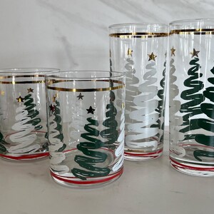 Culver Christmas Tree Whiskey Low Ball and Hi-Ball Glass Set. Red, Green, White and gold. 1960&#39;s. Set of Four.