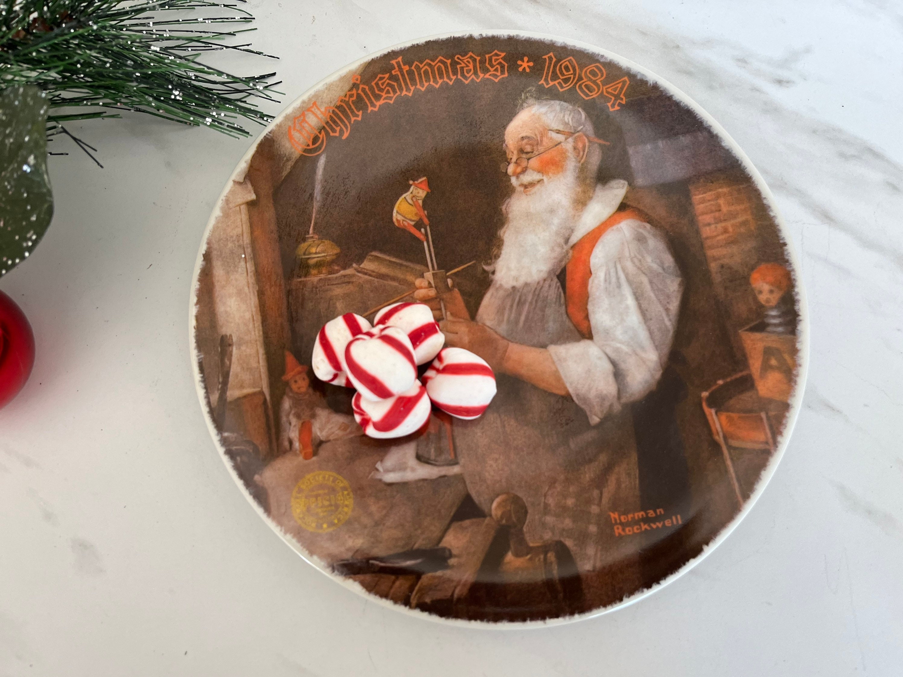 Norman Rockwell Santa Plate “santa in His Workshop” 1984. Edwin M