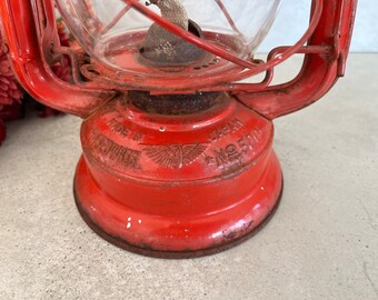 Wingedwheel #500 Red Kerosene Lantern With Screw Button. Original