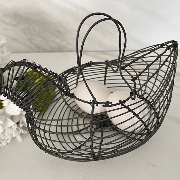 Vintage Hen or Chicken Shaped Farmhouse Egg Gathering Wire Basket. Twisted Wire with Wire Handles