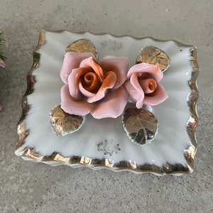 Vintage Victorian Style Ceramic Rose Dresser or Jewelry Box Dish with cover. Three Dimensional Roses. 1940’s