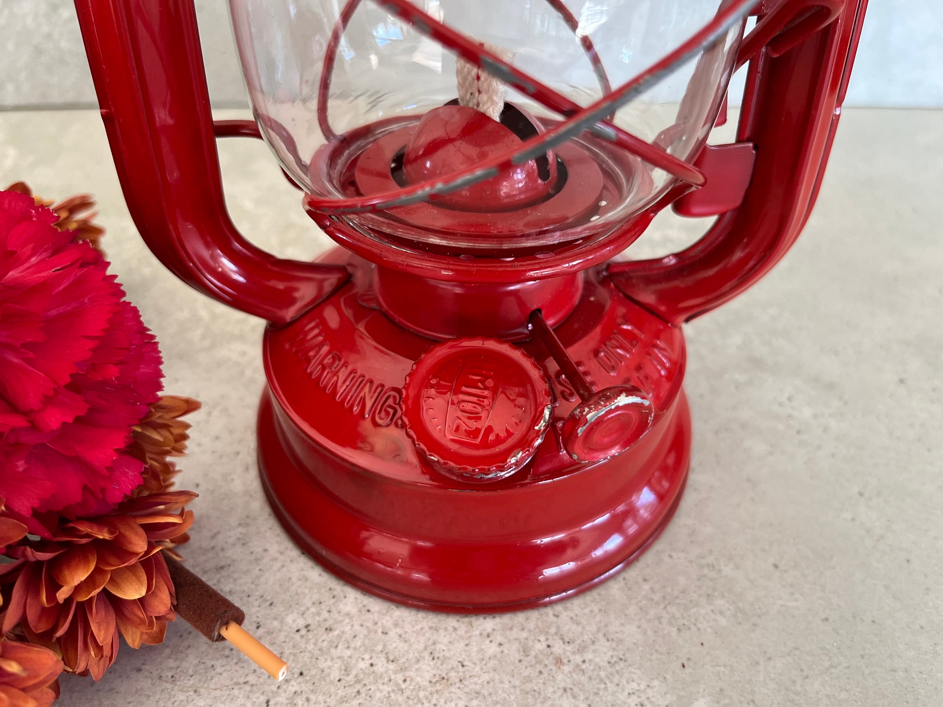 Moonlight Red Hurricane Kerosene Lantern With Screw Button With