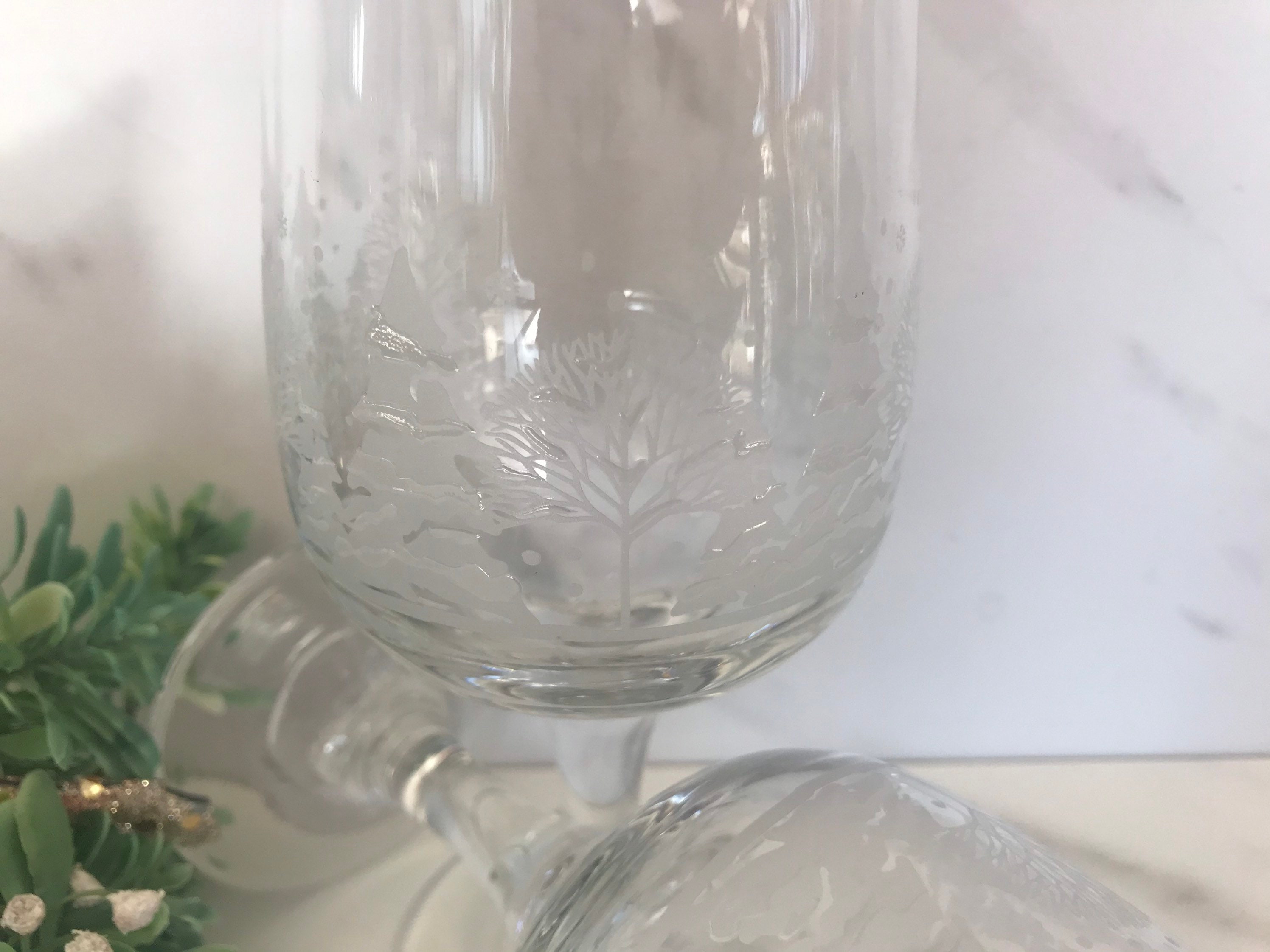 Vintage Wine Glasses Embossed With Christmas Tree Gold Rimmed Etsy UK