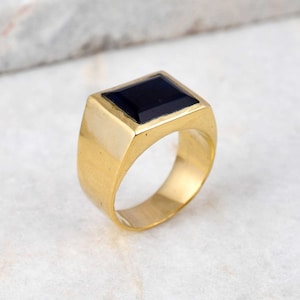 Black Onyx Signet Ring - Signet Ring For Men - Black Gem Stone Ring - Onyx Signet Ring - 18k Gold Signet ring - Signet Ring For Women