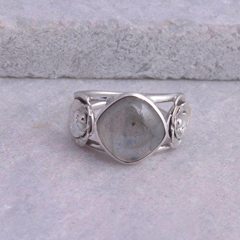 Labradorite silver ring Labradorite crystal ring Labradorite handmade ring