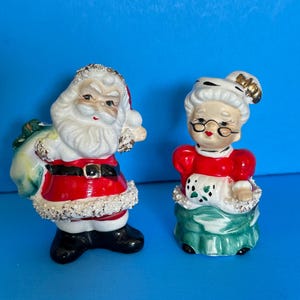 Vintage Lefton Santa Mrs Claus Spaghetti Trim Salt & Pepper Shakers Christmas Japan Figurine Ceramic Napco Holt Howard Ucagco Norcrest