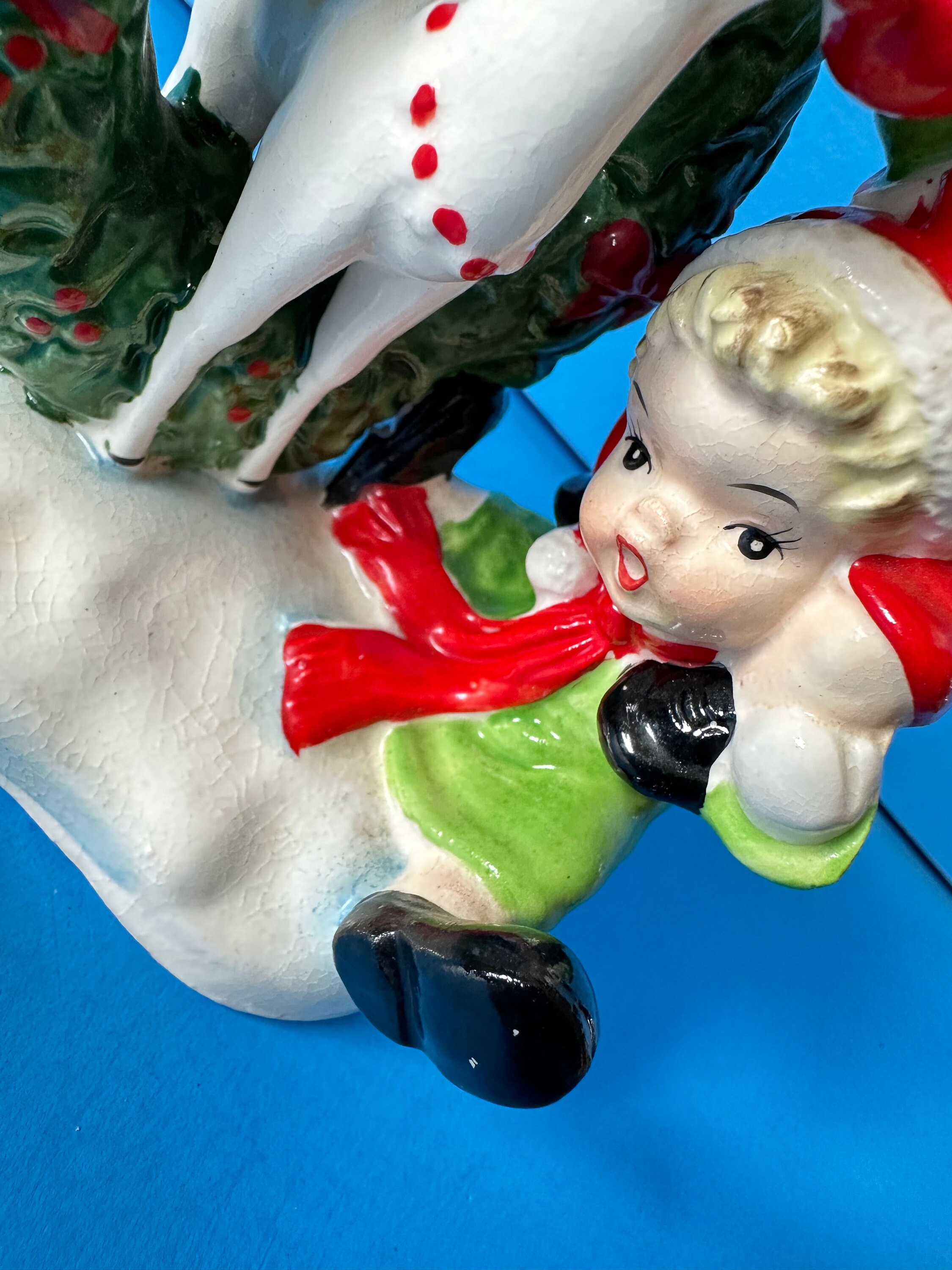 Vintage Napco Christmas Angels Feeding Deer Wreath Figurine